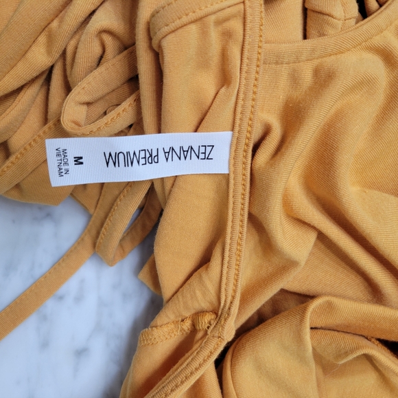 NWOT Golden Yellow Romper - Picture 4 of 4